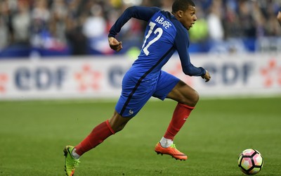 88A8娱乐独家-伯贝点球稳稳命中死角